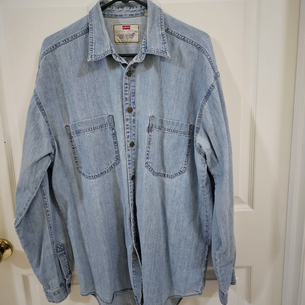 LS Levi's denim shirt